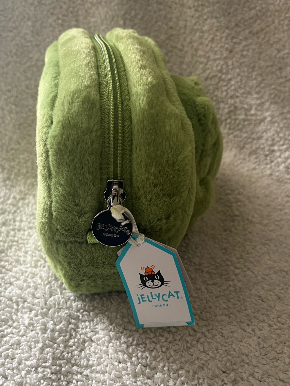 Jellycat Ricky Rain Frog Pouch - Picture 9 of 10